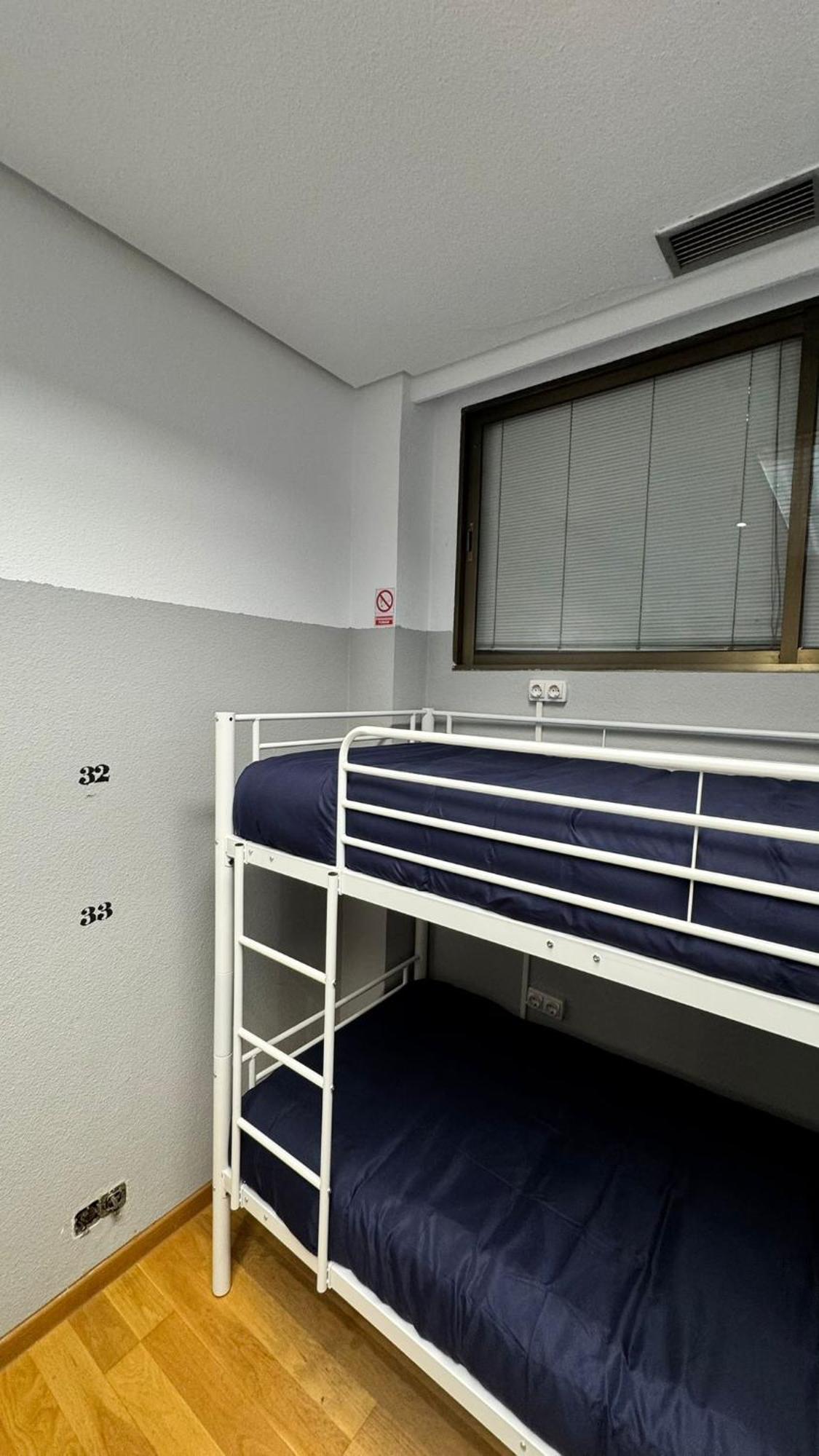 Hostel Puerta Del Angel Madrid Luaran gambar