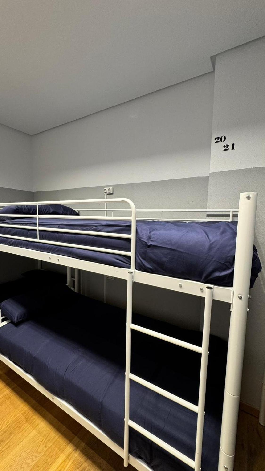 Hostel Puerta Del Angel Madrid Luaran gambar